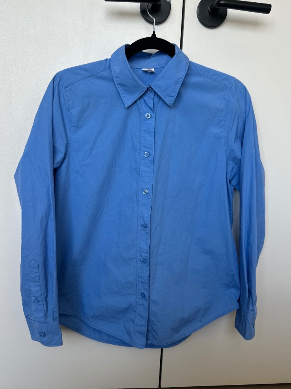 Arket women’s blue shirt